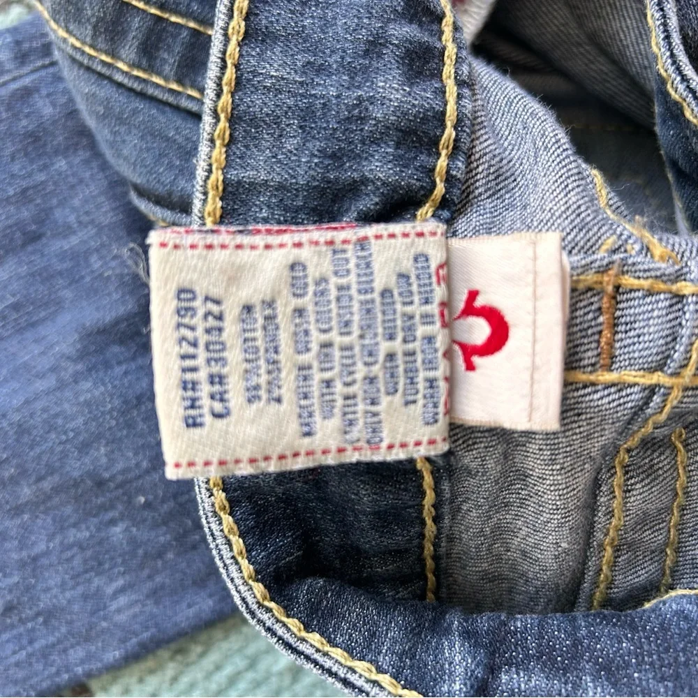 True Religion Women's Denim Jeans with Gold Details Size 26 - Picture 10 of 10
